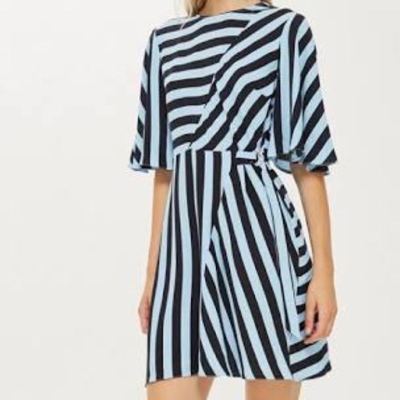 Topshop Dresses & Skirts - TOPSHOP SHORT SLEEVE MINI DRESS BLUE AND BLACK STRIPED SIZE 8